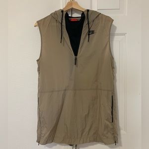 Nike sleeveless windbreaker